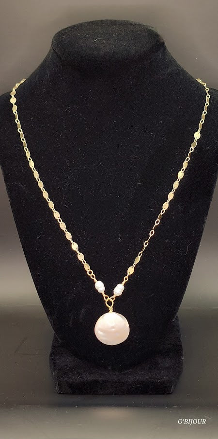 Pink Shell/Gold link Necklace
