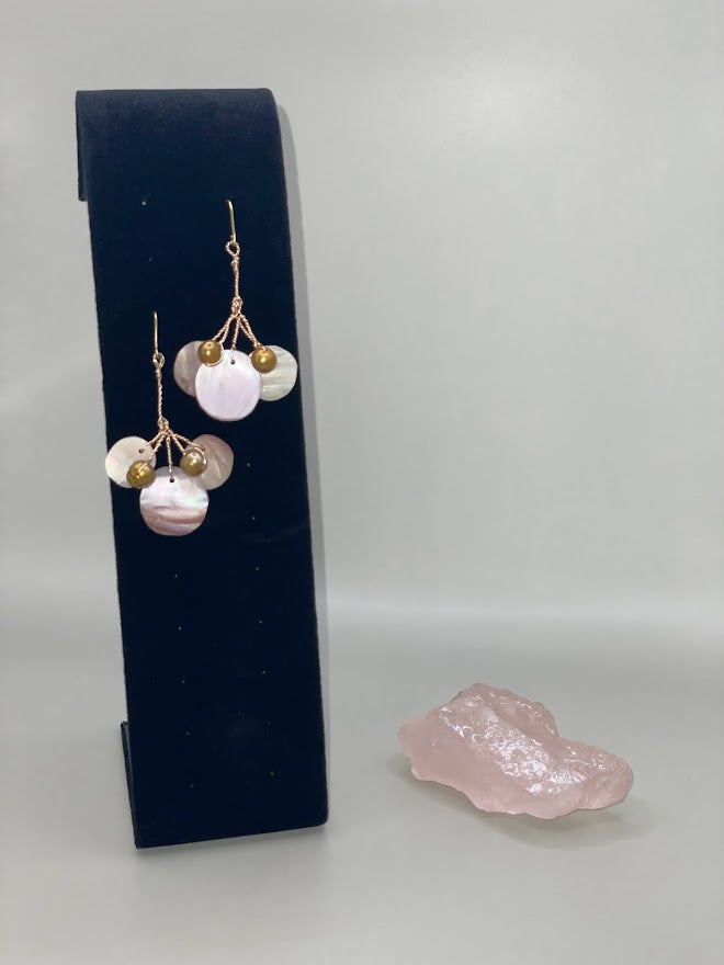 Freshwater shells with Pearls